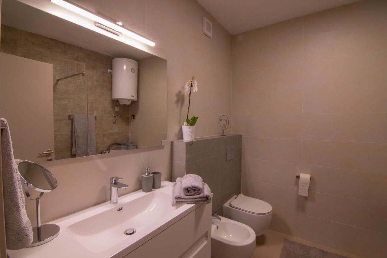 Luxury Apartment Faro With Sea View And Swimming Pool Premantura Dış mekan fotoğraf